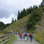 Wandern und Seifenkistenbauen